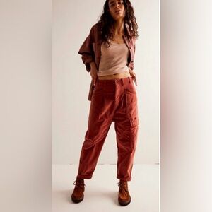 FREE PEOPLE “Bay to the Breakers” corduroy harem cargo pants, rust color, XS